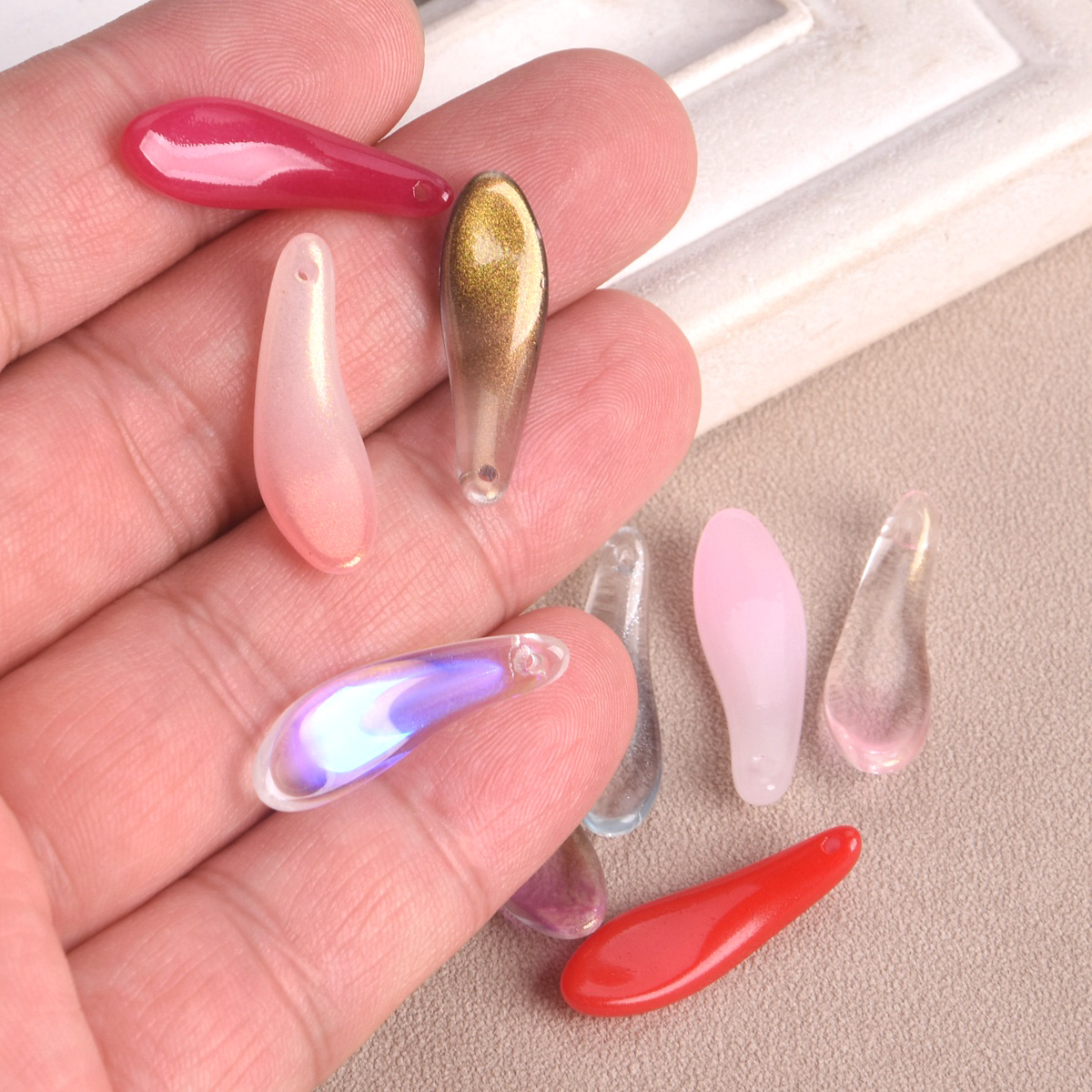 Long Petal Shape 10pcs 27x8mm  - Jewelry Making Drill recension och pris
